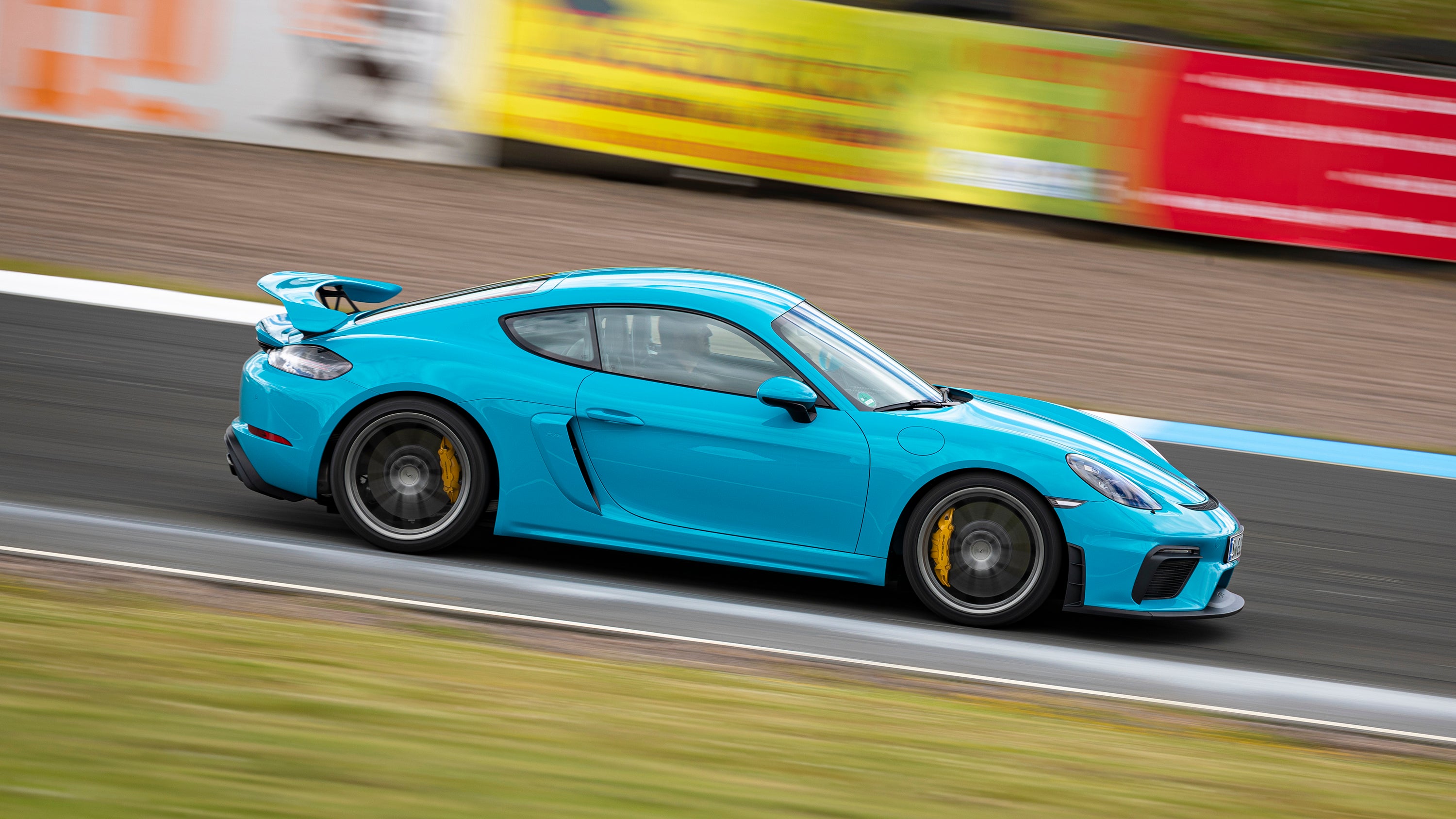 Porsche Cayman 718 GT4